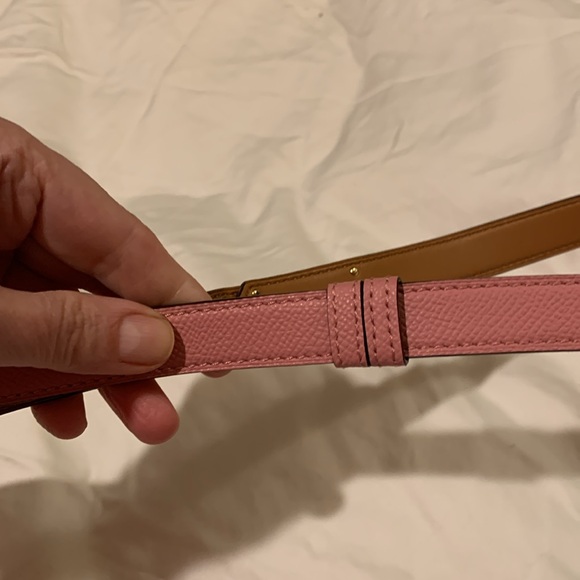Thin  light pink golden buckle  fashionable belt size L adjustable 30.Must have!